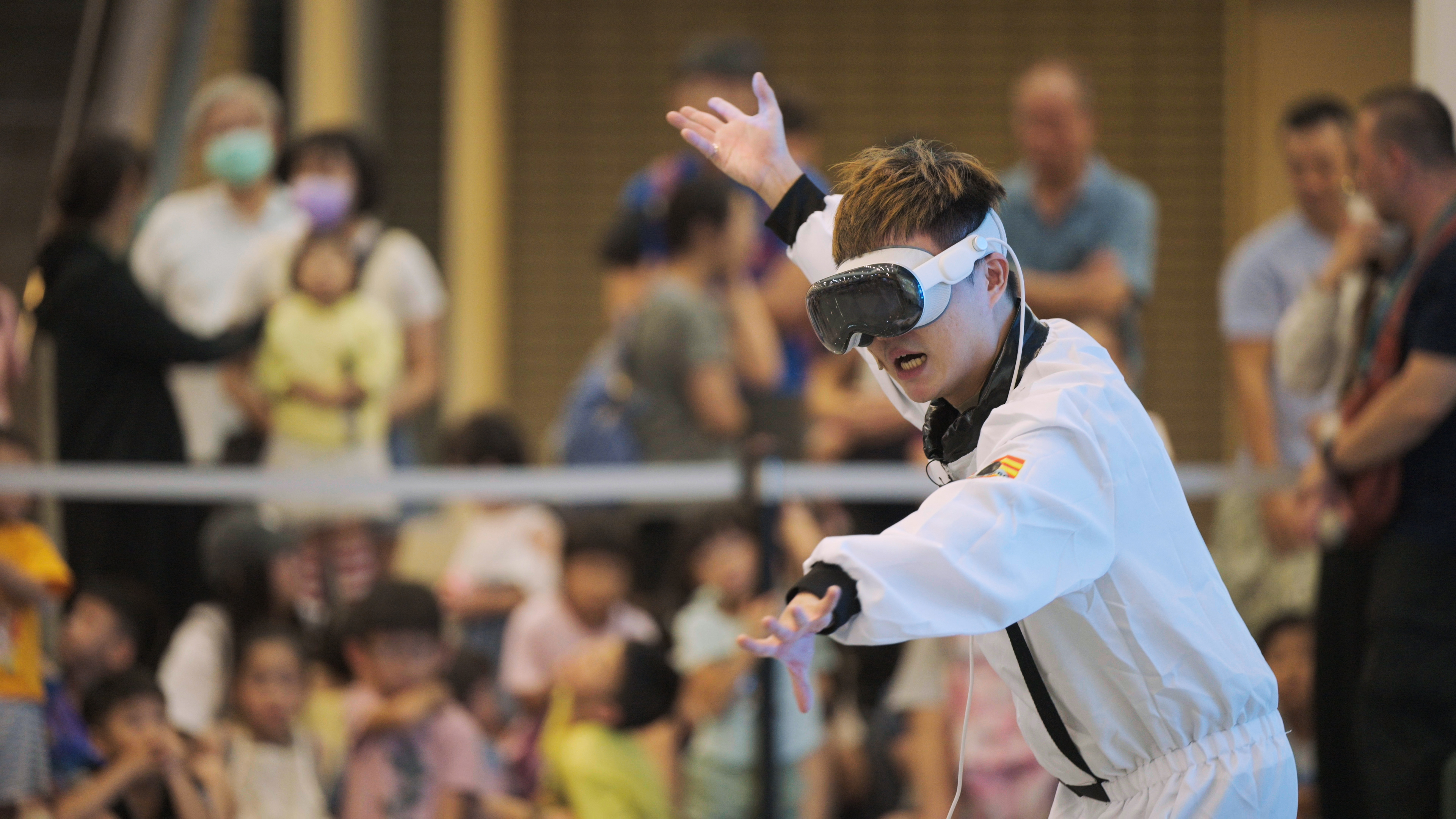 NY Digital Awards Winner - NMNS XUPER-REAL Immersive Theater -- XR Expedition Team